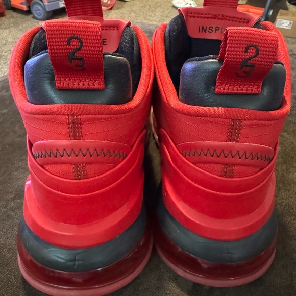 JORDAN AEROSPACE 720
GYM RED/BLACK - Picture 2 of 8